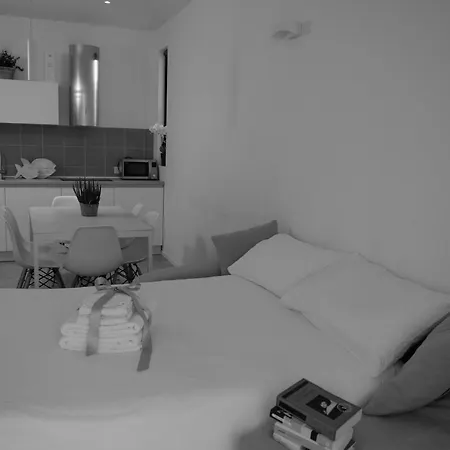 Alcova Apartment *