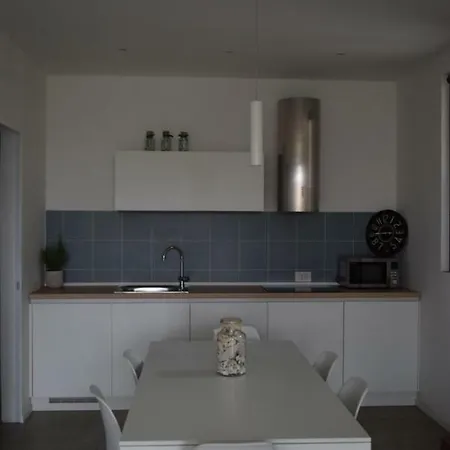 Alcova Apartment