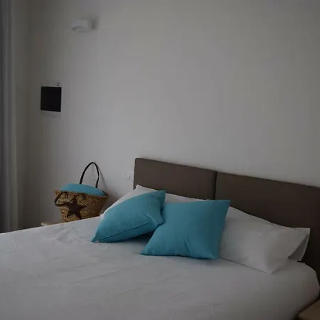 Apartment Alcova